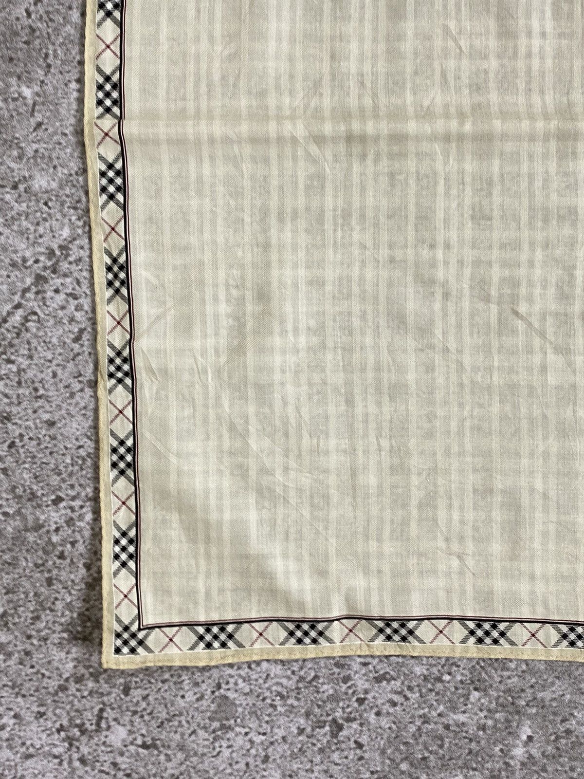 Burberry Burberrys Handkerchief / Bandana / Neckerchief Size ONE SIZE - 5 Thumbnail