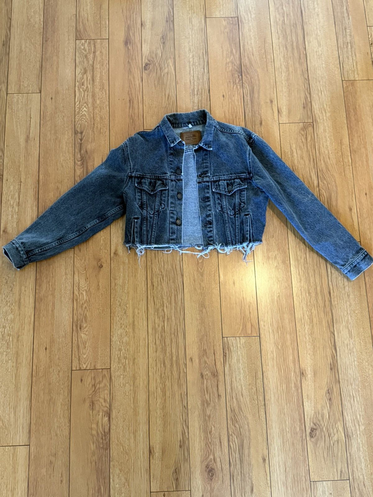 Calvin Klein Calvin Klein Cropped Denim Jacket Size M / US 6-8 / IT 42-44 - 1 Thumbnail