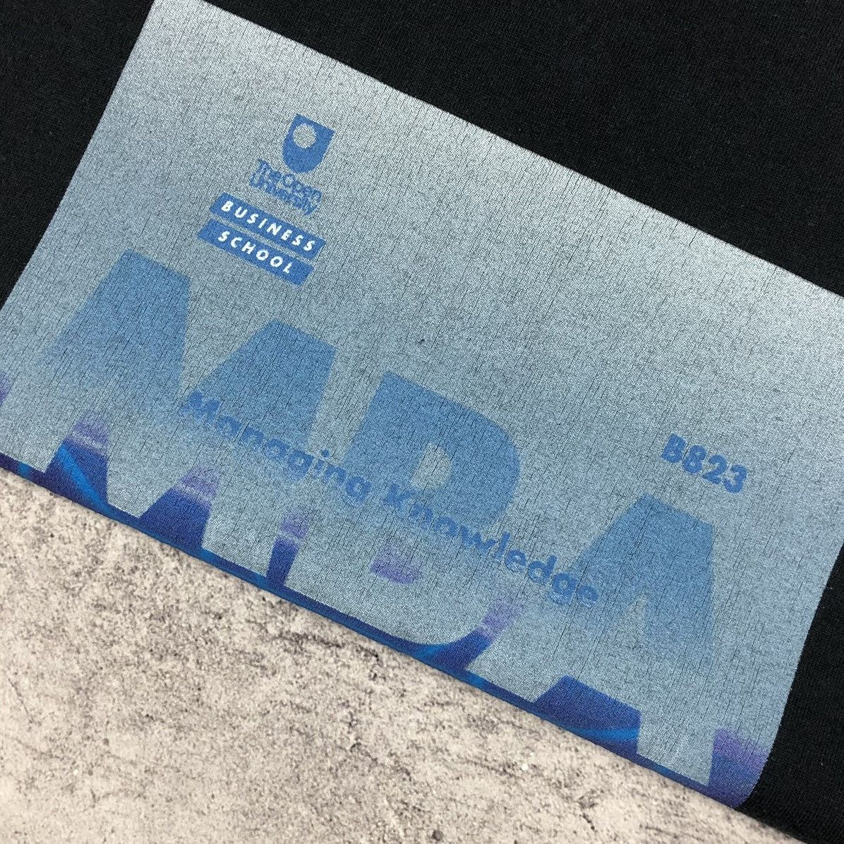 Vintage 90s MBA Managing Knowledge Grid Pyramid Cyber Graphic Tee Size US XL / EU 56 / 4 - 6 Thumbnail