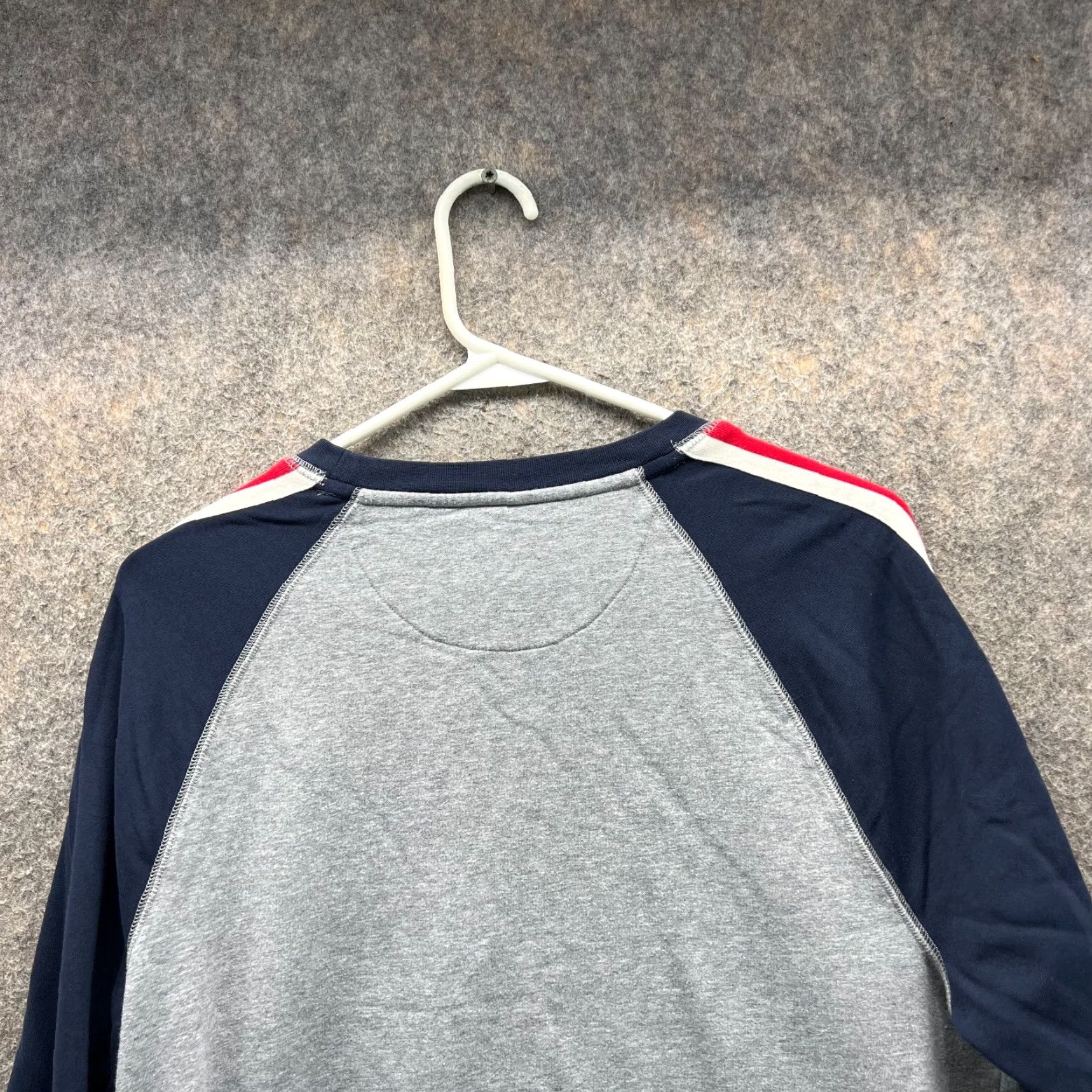 Brooks Brothers VINTAGE Brooks Brothers Sweater Men Medium NYC Gray Pullover Crewneck Red Fleece Vtg Size US M / EU 48-50 / 2 - 2 Thumbnail