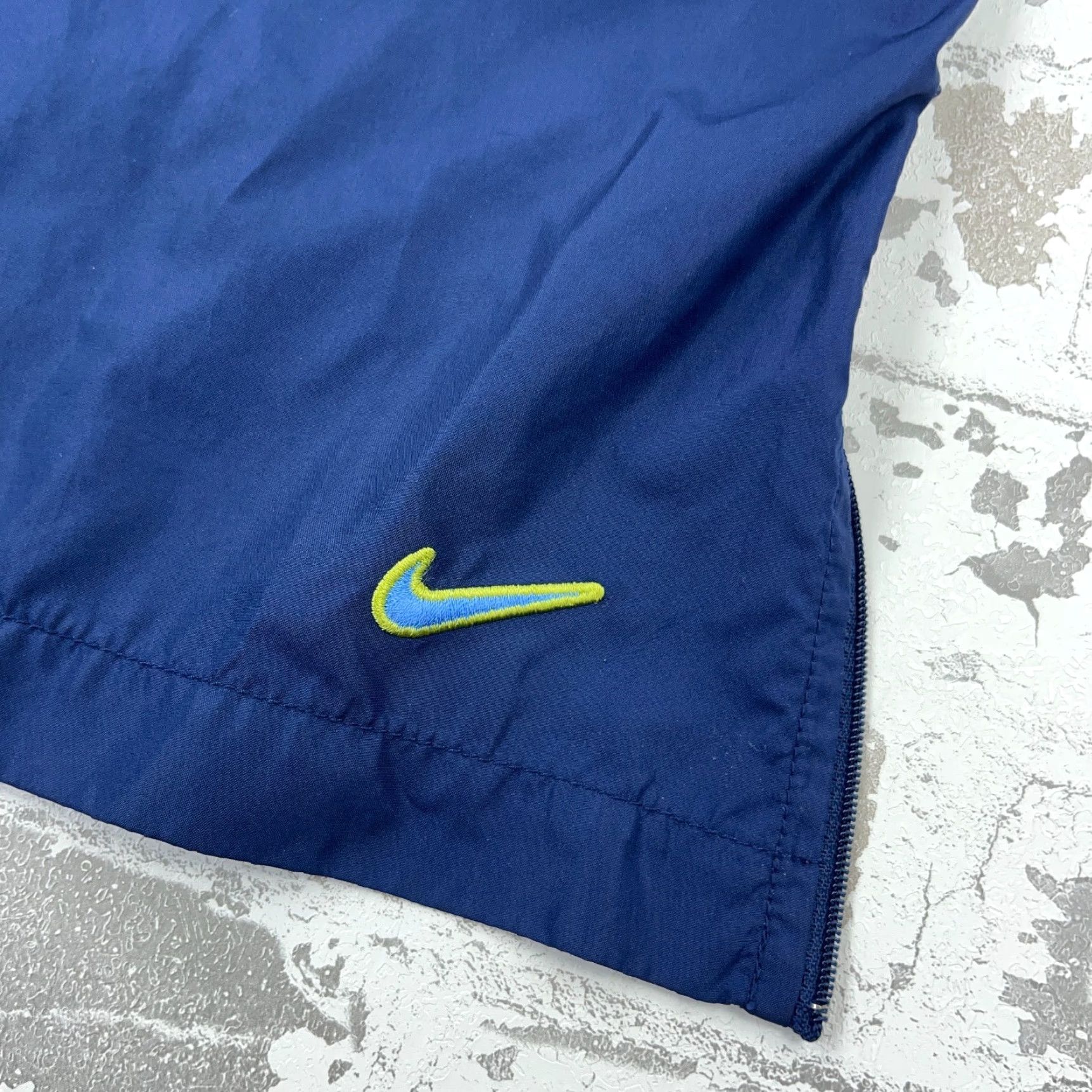 Nike Vintage Nike Pants Women L Navy Blue Track Pants Windbreakers Baggy Y2K 2000s Size 36" / US 14 / IT 50 - 4 Thumbnail