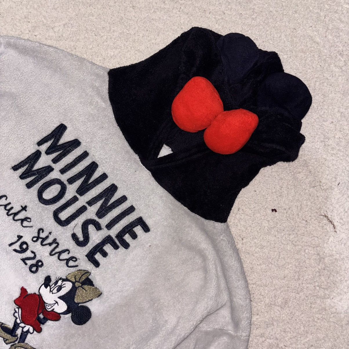 Disney Disney Minnie Mouse Fleece Sweatshirt Cream Black Size US M / EU 48-50 / 2 - 2 Thumbnail