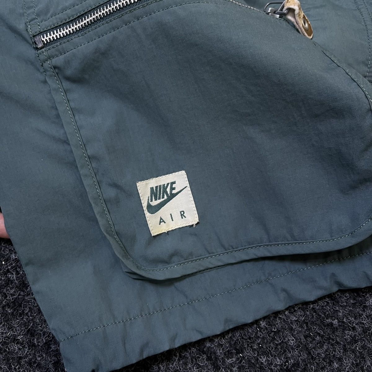 Nike Vintage Nike AIR Nylon Zip Jacket Windbreaker Size US L / EU 52-54 / 3 - 5 Thumbnail