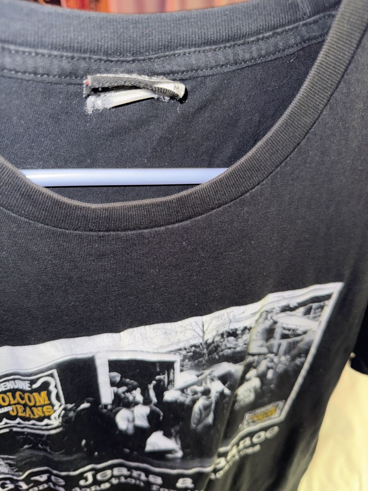 Vintage 2010 Rare OG Volcom NCA Homeless “Give Jeans a Chance” shirt Size US M / EU 48-50 / 2 - 7 Thumbnail