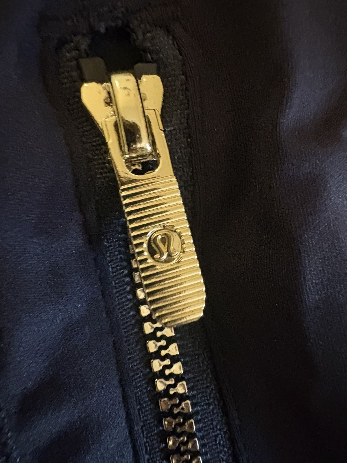 Lululemon lululemon define jacket cropped black gold zipper Size S / US 4 / IT 40 - 3 Thumbnail