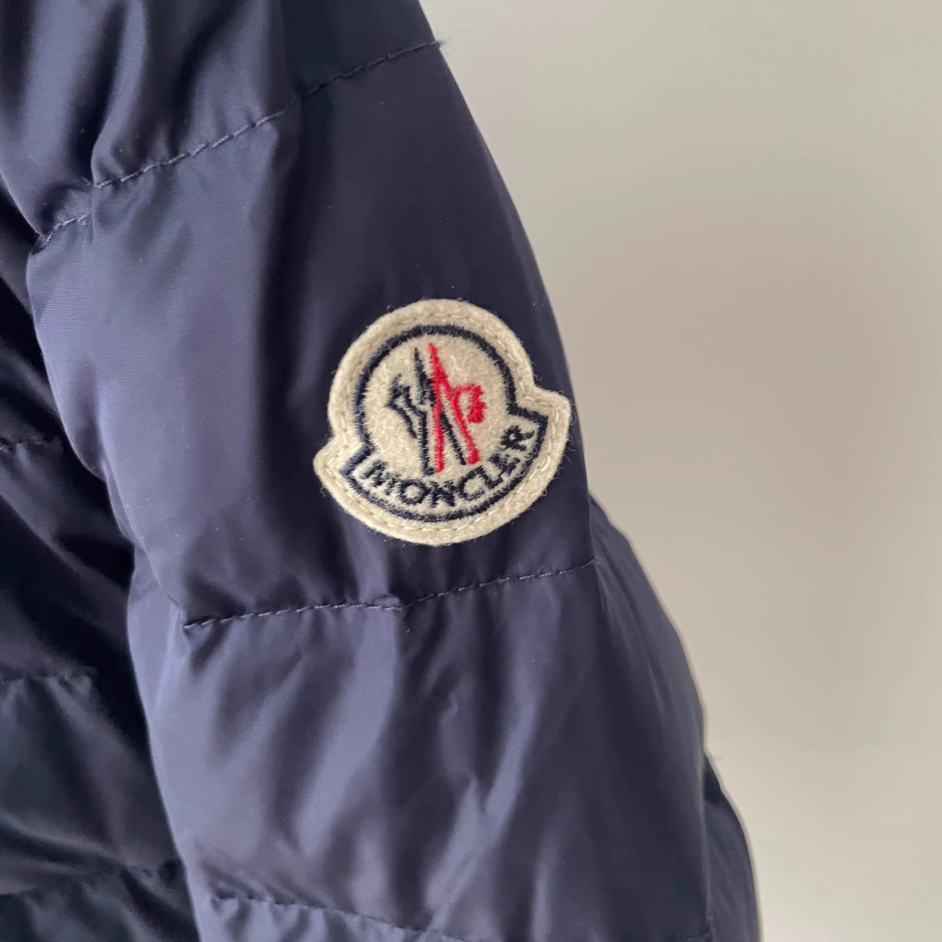 Moncler Moncler Sleeve Logo Waist Cinch Navy Down Jacket Size US XS / EU 42 / 0 - 3 Thumbnail