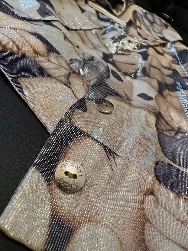 Chanel Chanel Gray Silk Logo Blouse . Size M / US 6-8 / IT 42-44 - 9 Thumbnail