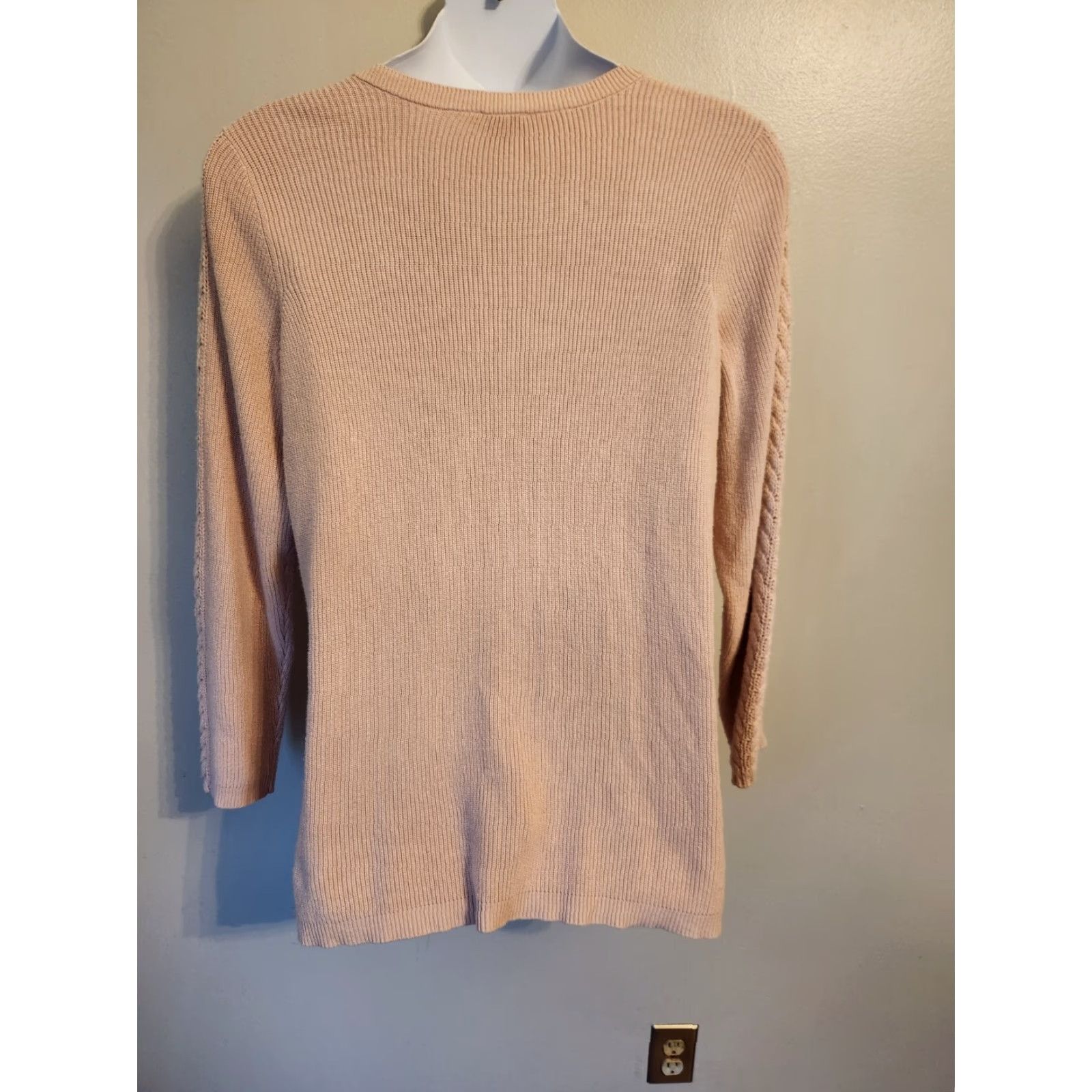 Avenue VINTAGE? No. Avenue Pink Cable-Knit Sweater Long Sleeve 2X Pullover Womens Plus Size V-Neck Knit Shirt? Size XXL / US 16-18 / IT 52-54 - 5 Thumbnail