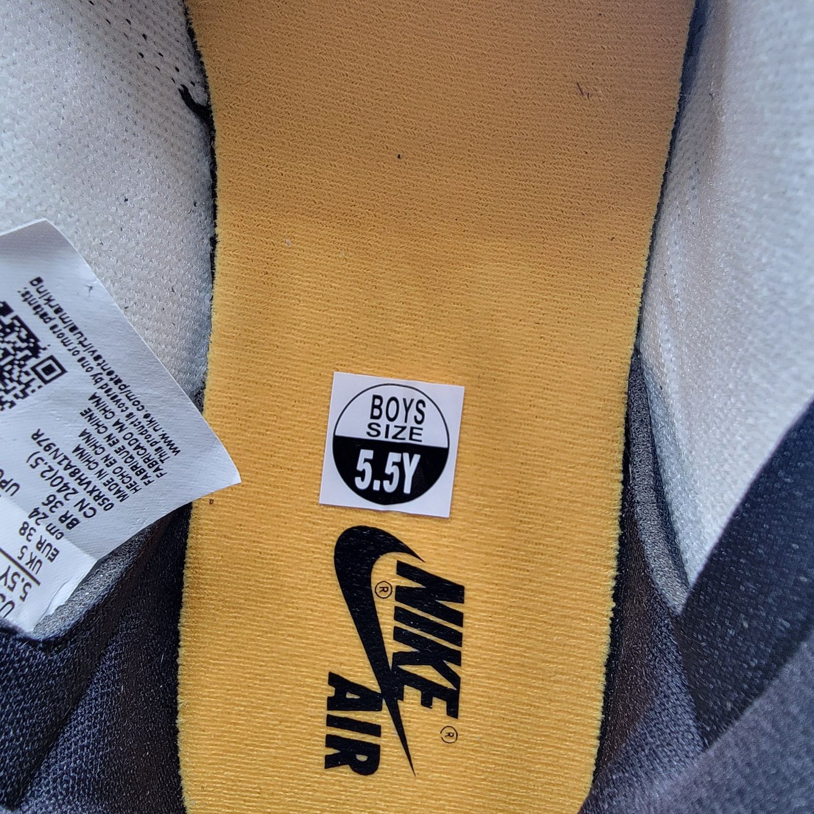 Jordan Brand Air Jordan 1 Retro High OG GS 'Yellow Toe' Sz 5.5 575441-711 Size US 5.5 / EU 38 - 7 Thumbnail