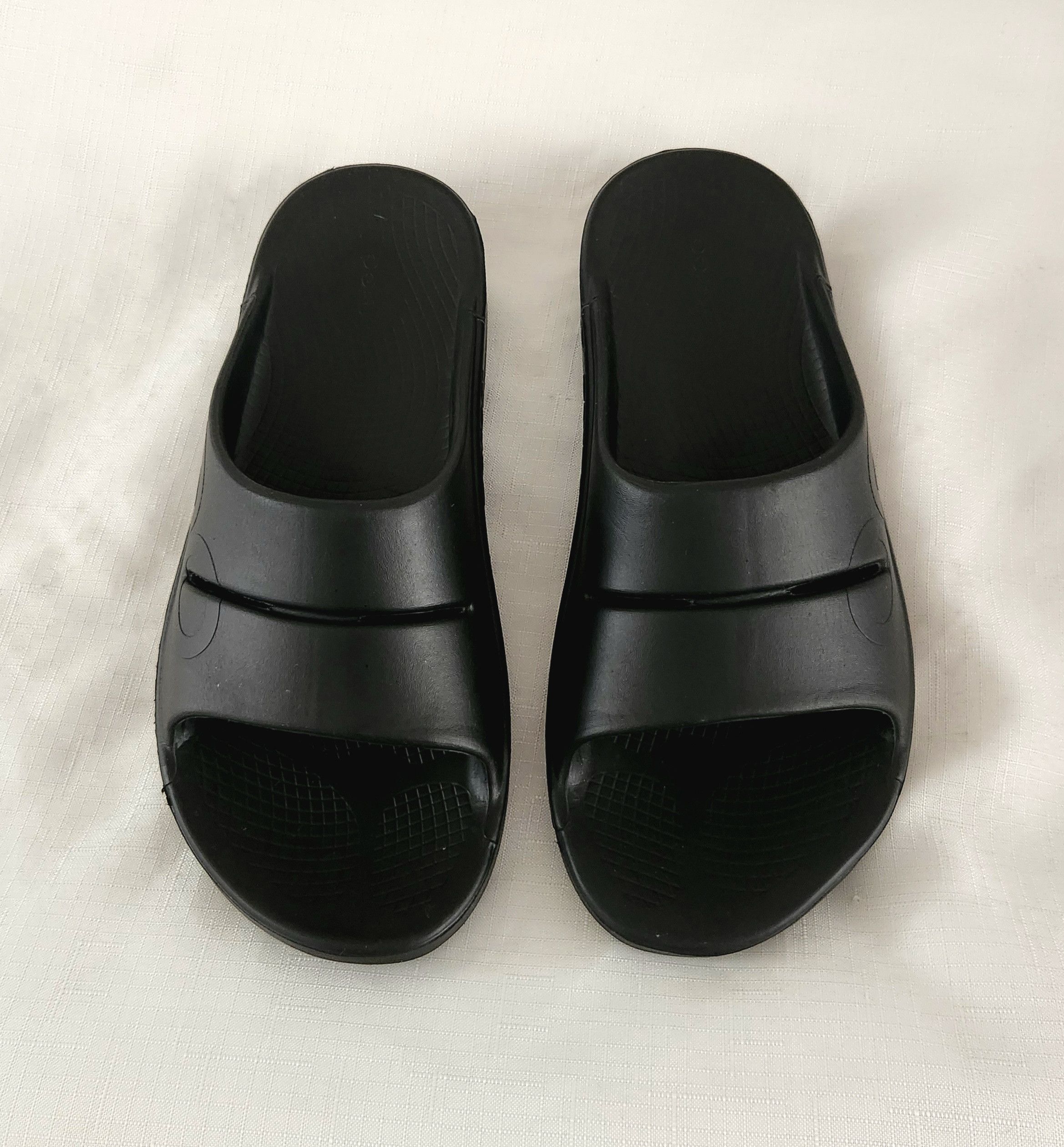 OOF Wear OOFOS OOahh Slide Sandal Size Men's 12 black Size US 12 / EU 45 - 1 Thumbnail