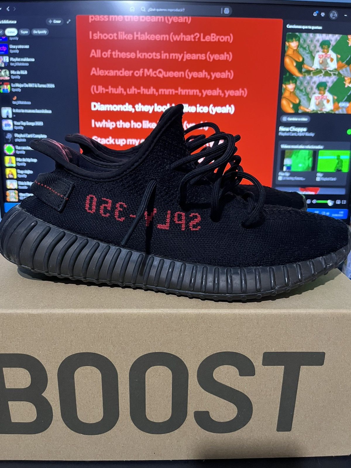 Adidas Adidas Yeezy 350 v2 Bred Size US 9.5 / EU 42-43 - 2 Thumbnail