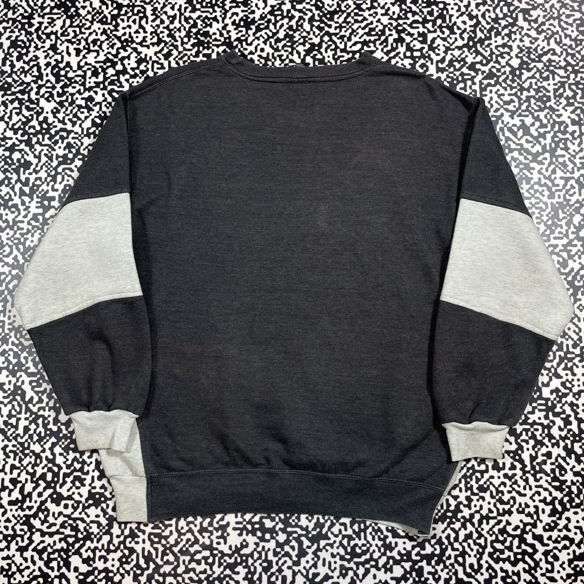 Nike Vintage 90s Nike Team Retro Rebone Distreessed Sweatshirt Size US L / EU 52-54 / 3 - 11 Thumbnail