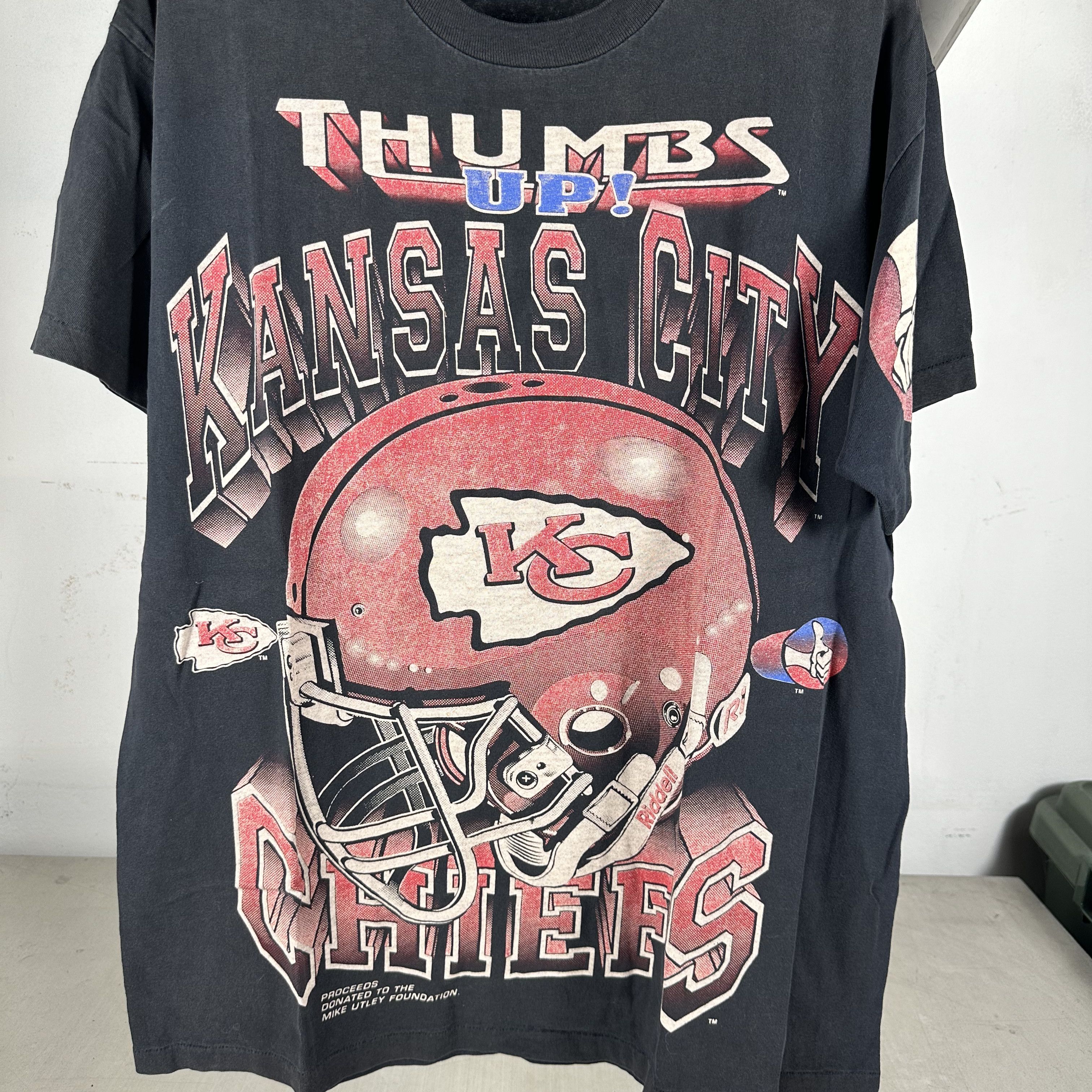 Vintage Vintage 90s Kansas City Chiefs NFL Thumbs Up! T-shirt Size US XL / EU 56 / 4 - 2 Thumbnail