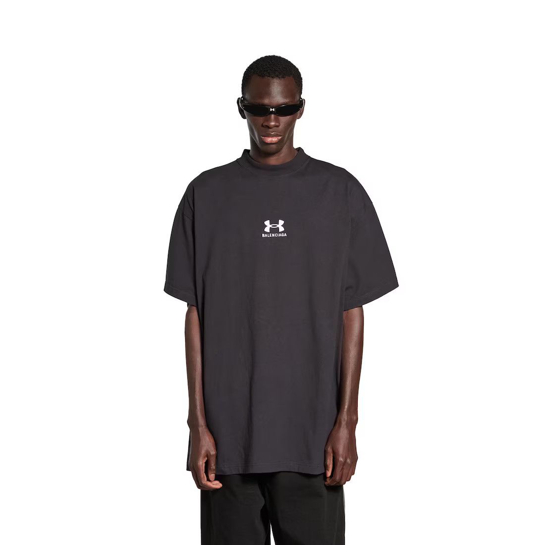 Balenciaga × Under Armour o1s1wg110425 Under Armour® T-Shirt Oversized in Washed Black Size US XXL / EU 58 / 5 - 5 Thumbnail