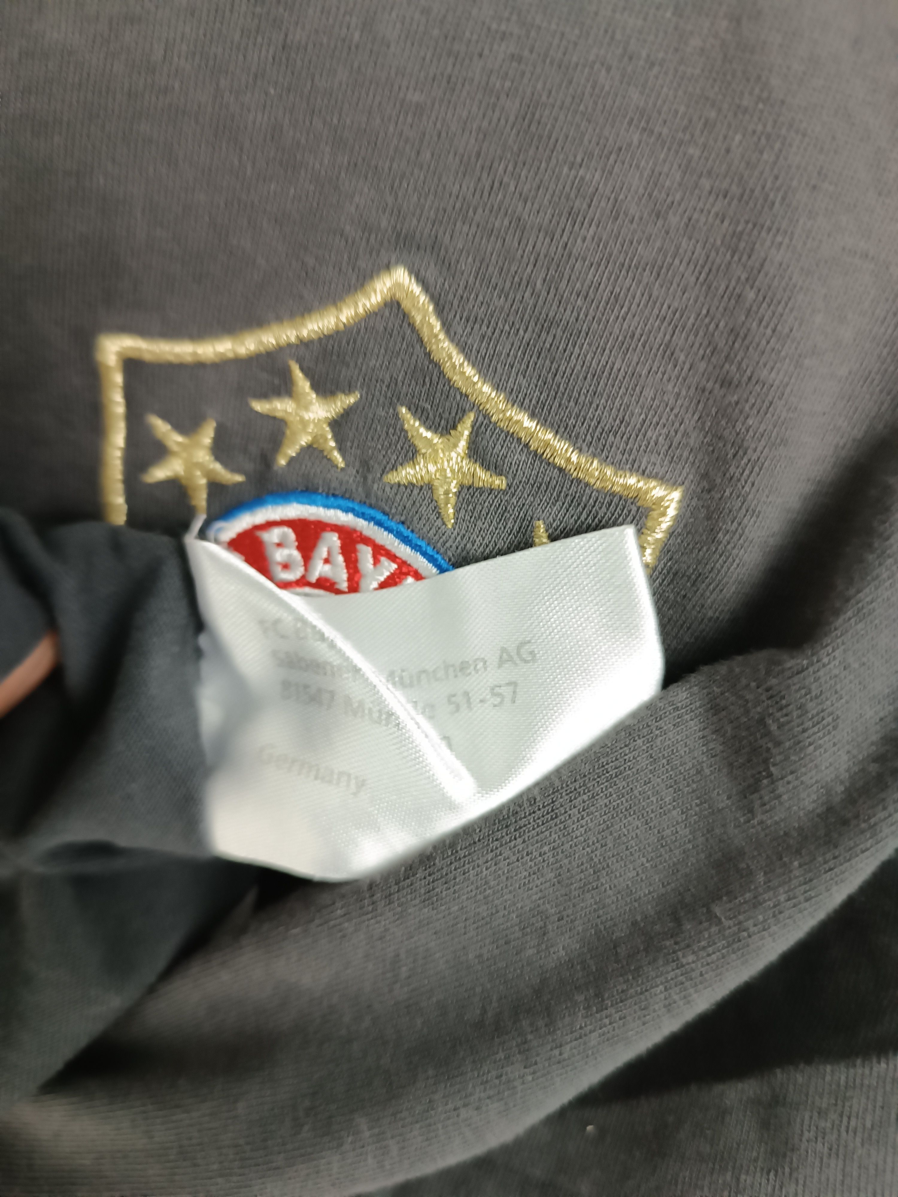 Vintage VINTAGE BAYERN MUNICH FCB FIFA SOCCER EPL VERY RARE Size US S / EU 44-46 / 1 - 10 Thumbnail