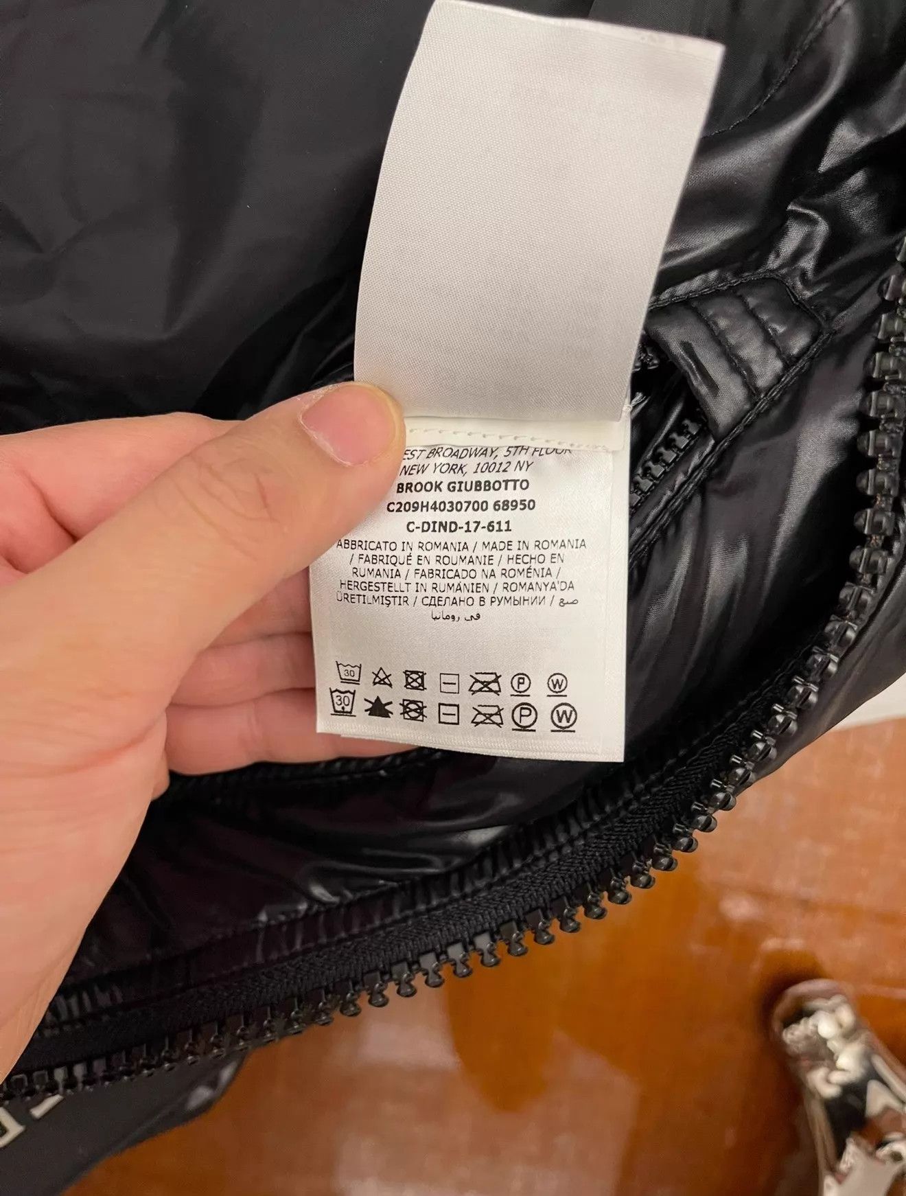 Moncler MONCLER Matte Black Puffer Size 3 New Maya Many Logos Size L / US 10 / IT 46 - 3 Thumbnail