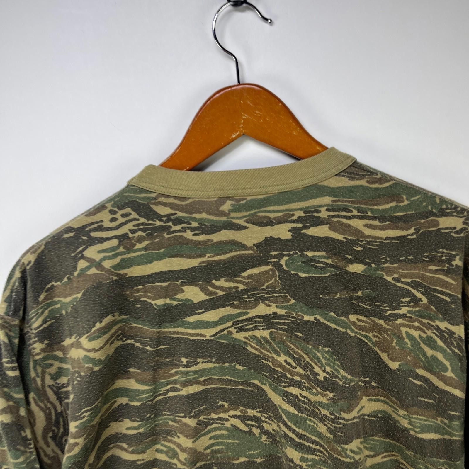 Vintage Vintage 90s Desert Camo Faded T Shirt XL Size US XL / EU 56 / 4 - 8 Thumbnail