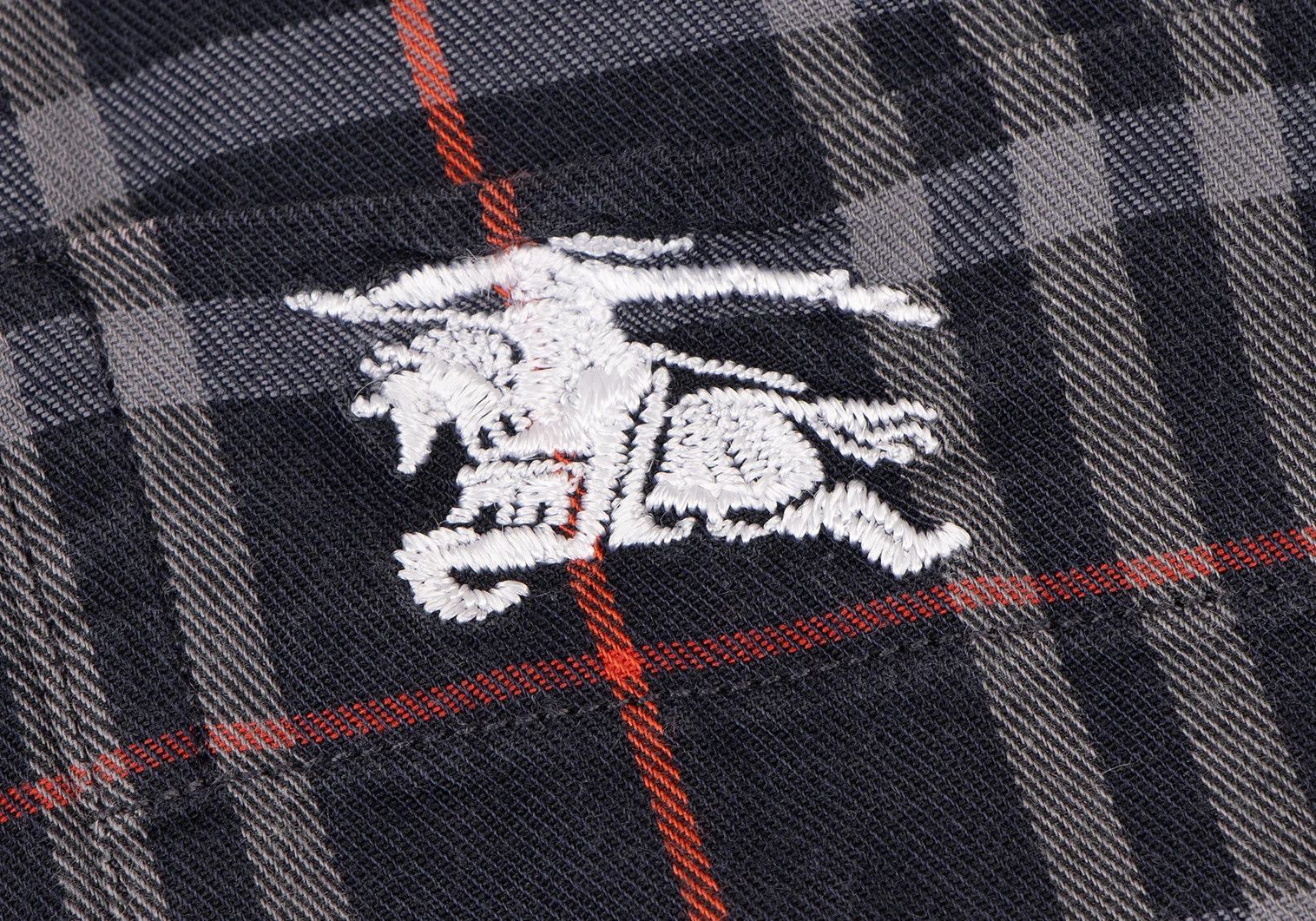 Burberry Cotton Button-Down Check Shirt in Navy Gray Red Size 41 Size US M / EU 48-50 / 2 - 7 Thumbnail