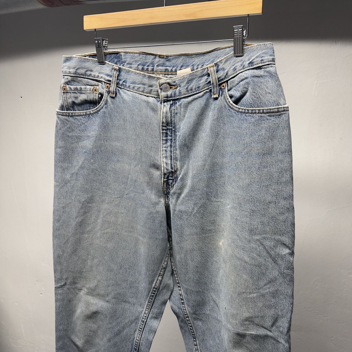 Levi's Vintage Women's Levi's 550 Thrashed Faded Jeans ERD Grunge Size 34" / US 12 / IT 48 - 4 Thumbnail