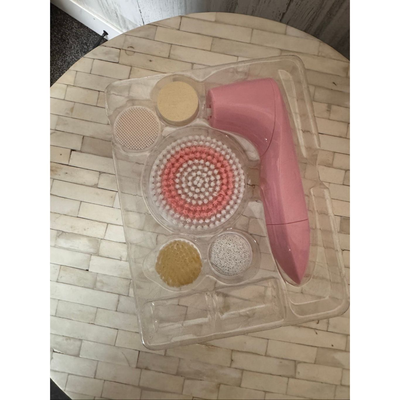 Other Spa Sonic Pro Face & Body Cleansing Brush | 2-Speed Waterpro Size ONE SIZE - 5 Thumbnail
