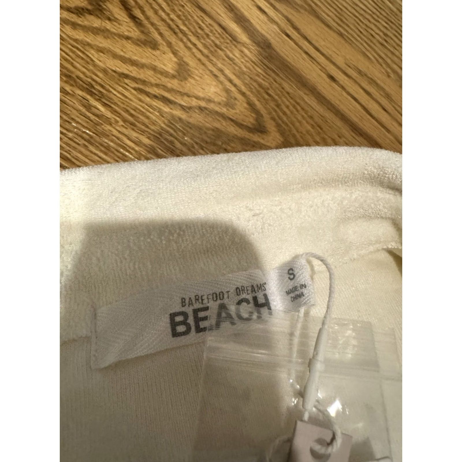 Vintage VINTAGE? No. Barefoot Dreams Shirt Shorts Set Mens S White Beach Lounge Button-Up Short Sleeve Button-Down Dream NWT Size US S / EU 44-46 / 1 - 5 Thumbnail
