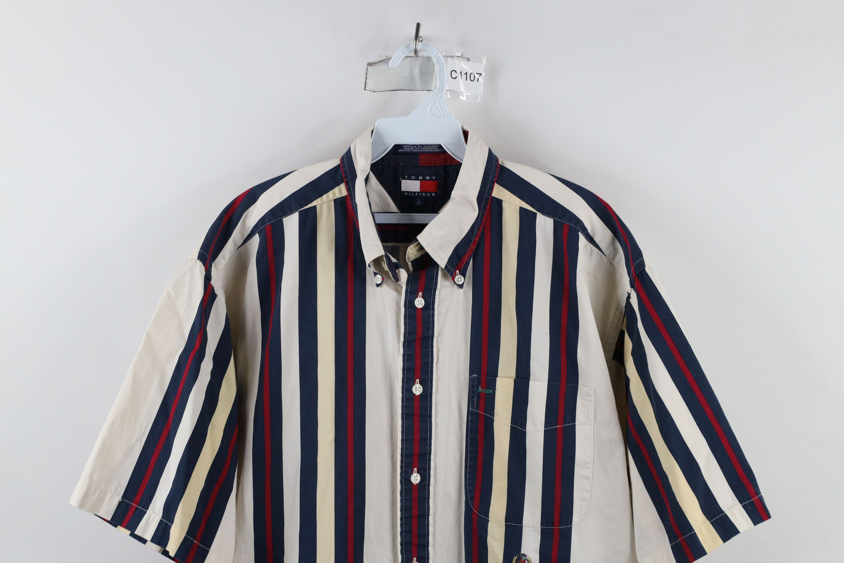 Tommy Hilfiger × Vintage Vintage 90s Tommy Hilfiger Short Sleeve Button Down Shirt Size US L / EU 52-54 / 3 - 2 Thumbnail