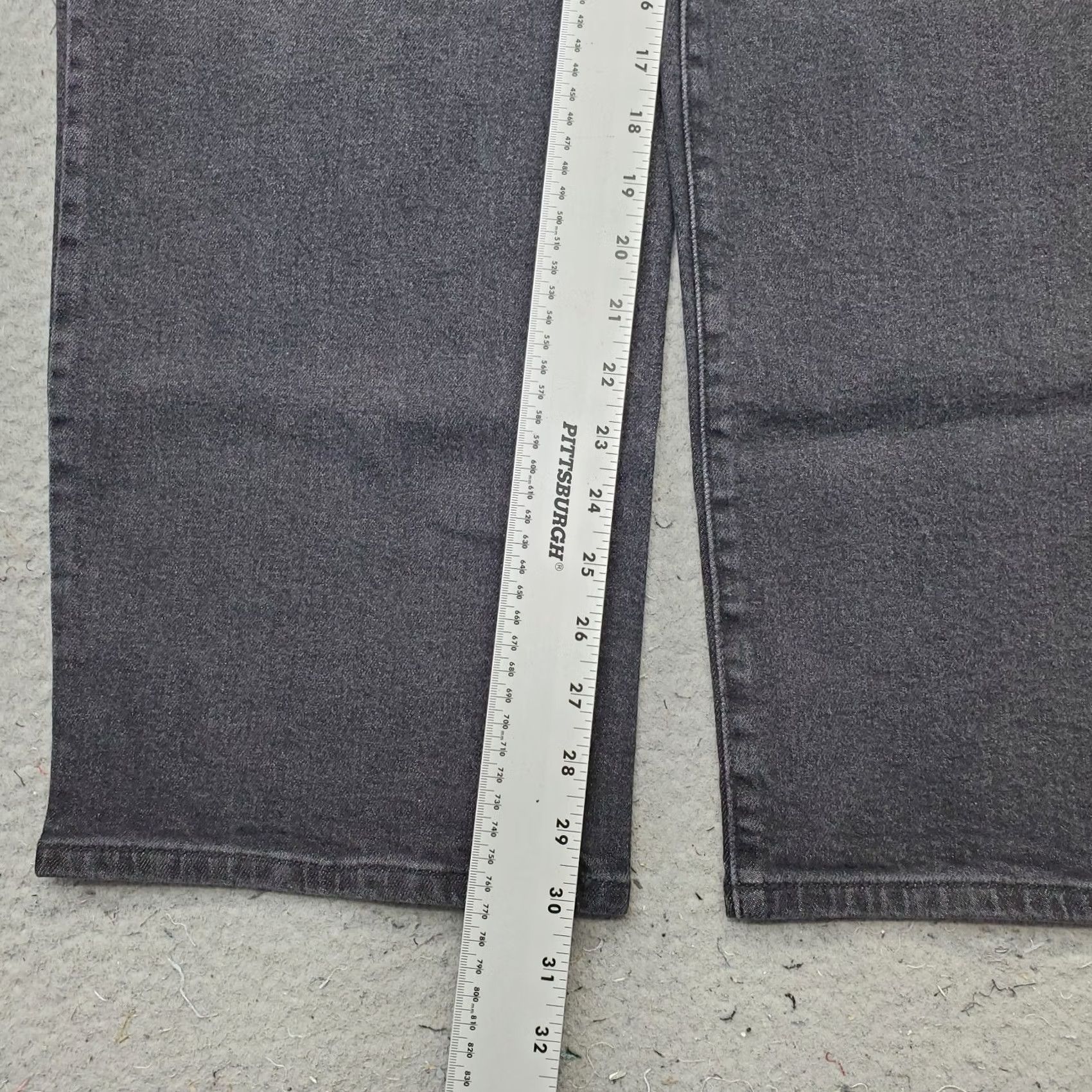 Gloria Vanderbilt Gloria Vanderbilt Jeans Womens 16 Black Denim Stretch Relaxed Fit Straight Leg Jeans Womens Size 16 Black Denim Stretch Relaxed Straight Mens? Size 38" / US 16 / IT 52 - 5 Thumbnail