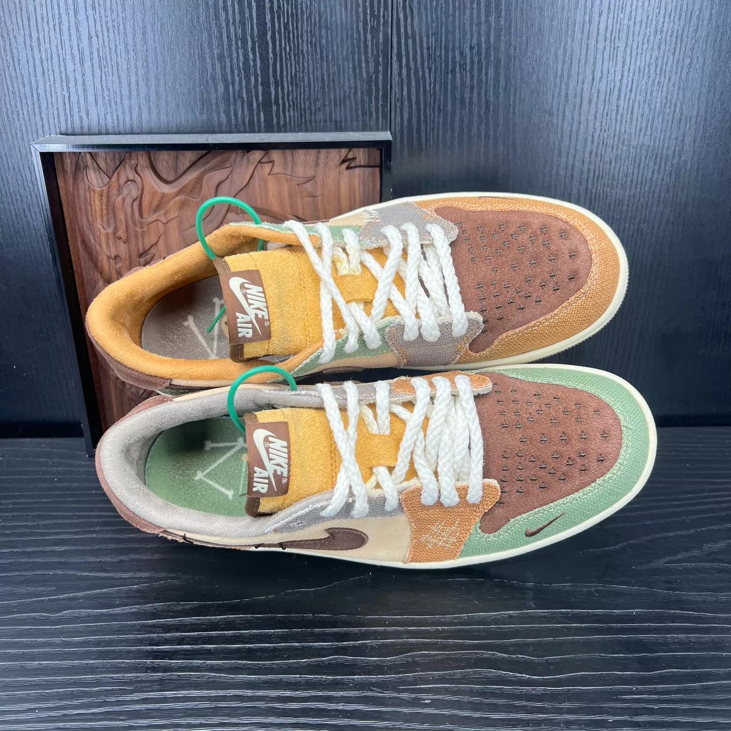 Nike Air Jordan 1 Low Voodoo Doll 42.5 Mint Box Accs Size US 9.5 / EU 42-43 - 6 Thumbnail