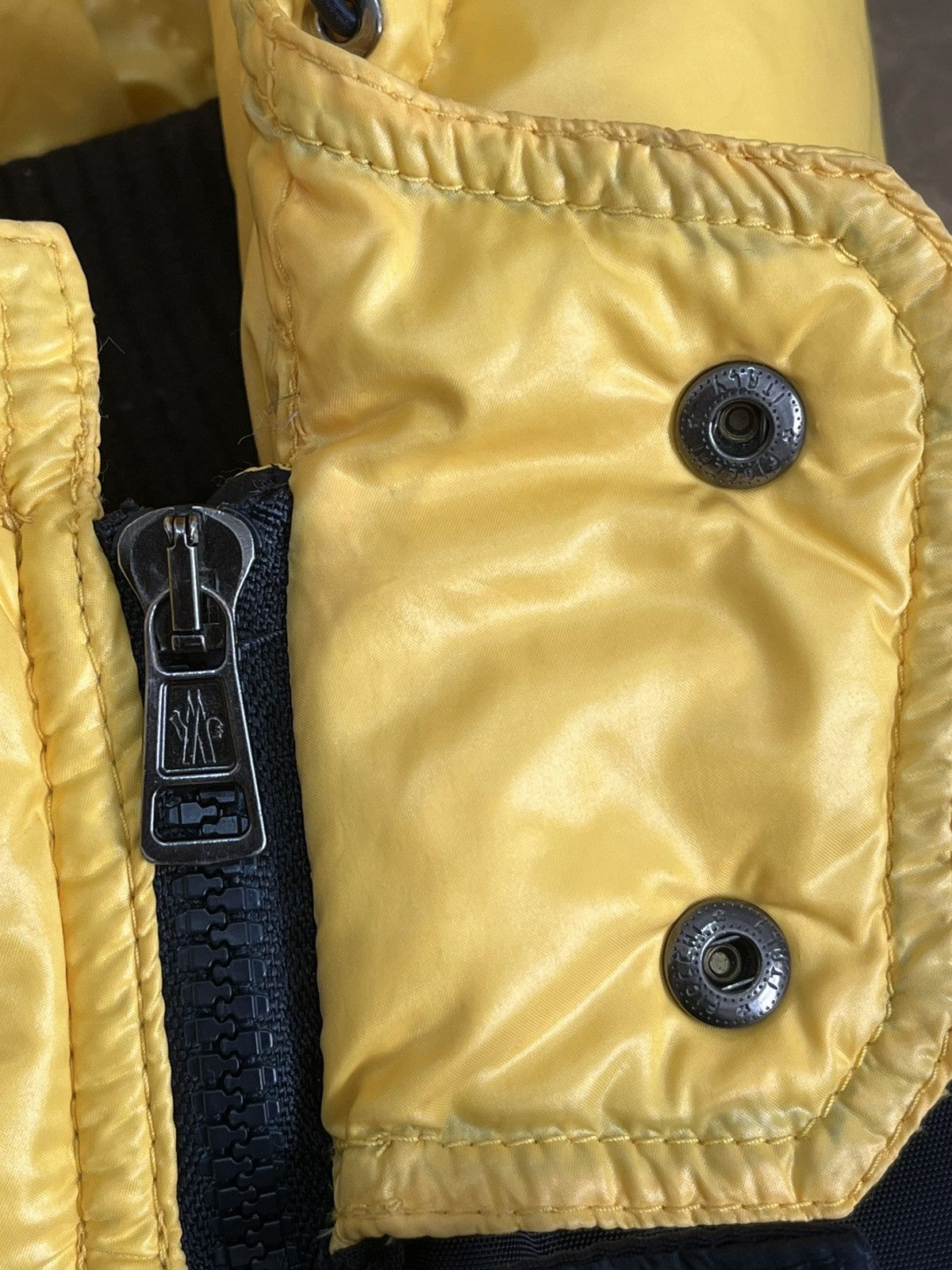 Moncler 👾Moncler Black&Yellow puffer vest Original ✅ Size US L / EU 52-54 / 3 - 7 Thumbnail