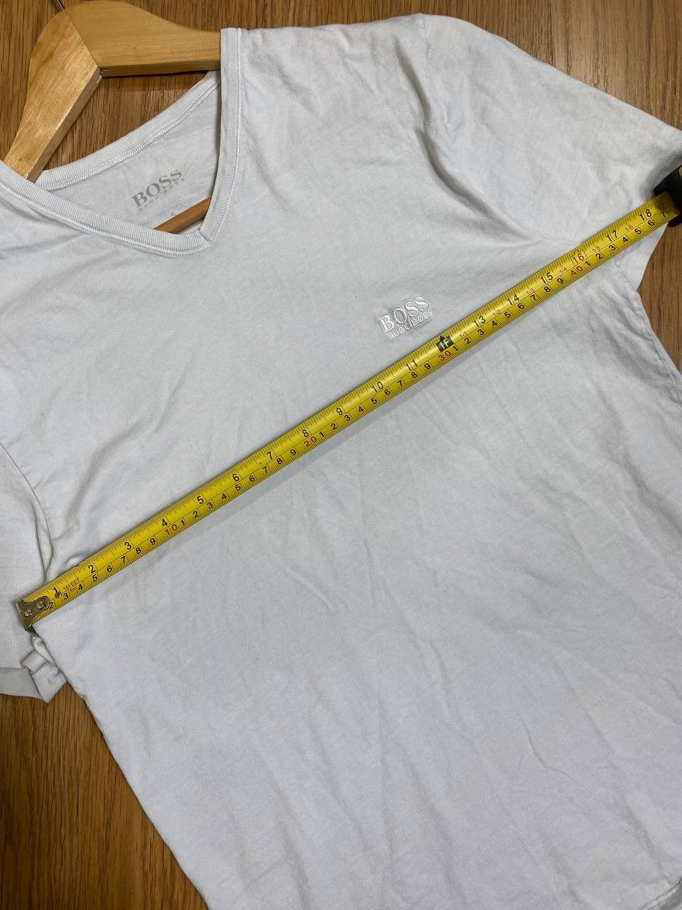 Hugo Boss × Vintage Vintage Streetwear Hugo Boss T-shirt Size US S / EU 44-46 / 1 - 4 Thumbnail