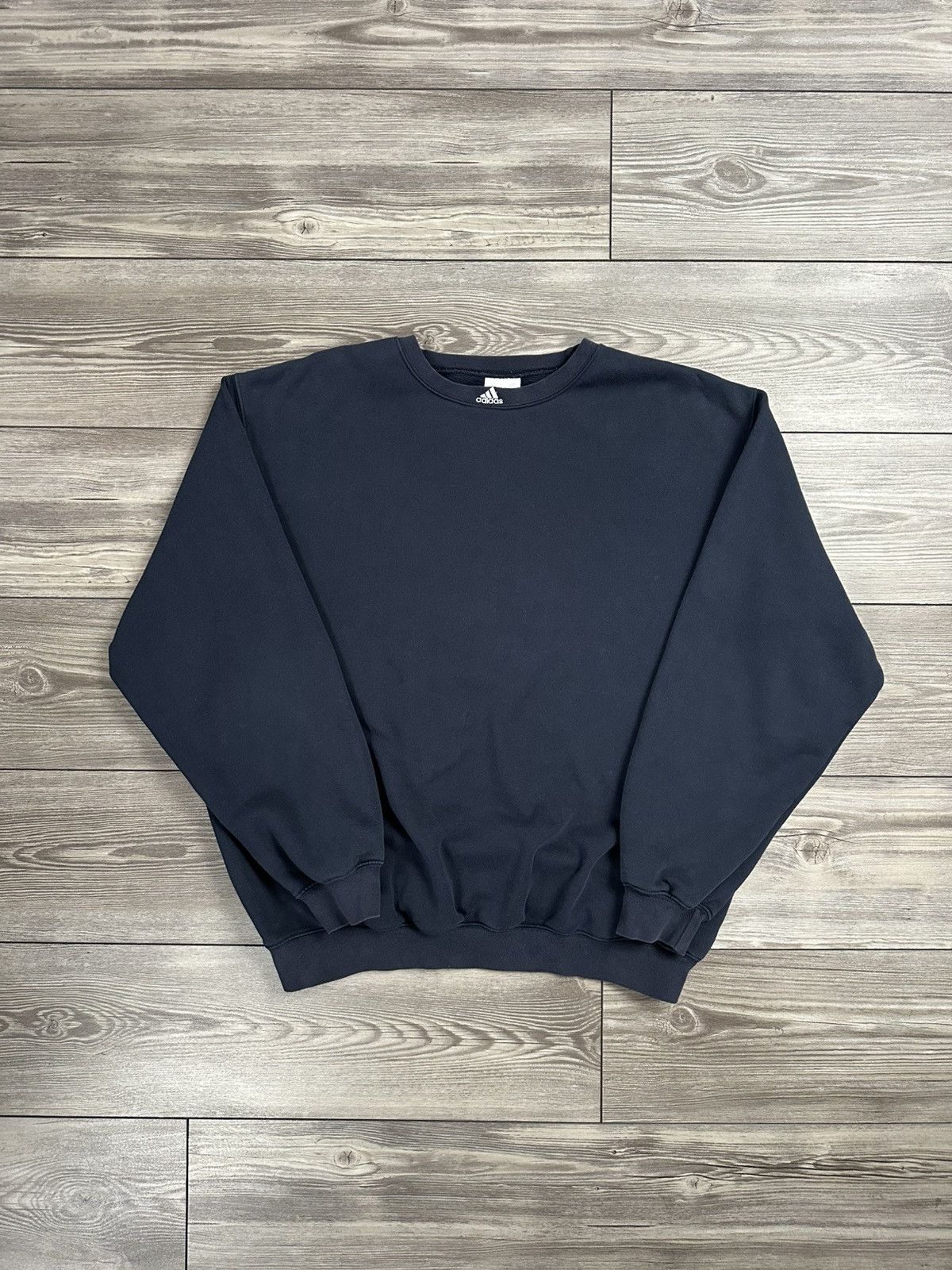 Adidas Adidas Center Logo Crewneck Size US L / EU 52-54 / 3 - 1 Thumbnail