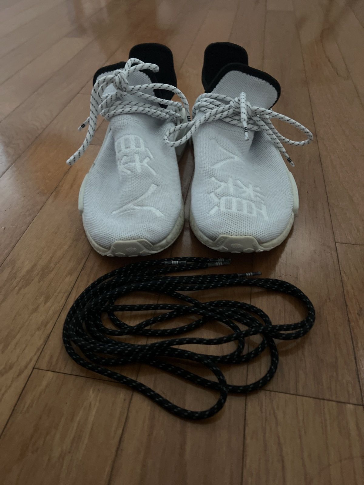 Pharrell Human Race - Extra Eye White Size US 9 / EU 42 - 3 Thumbnail