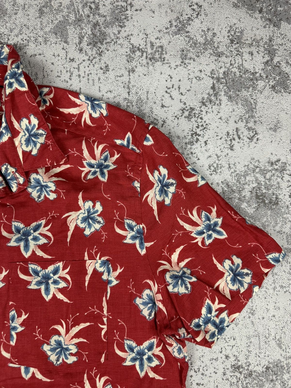 Vintage Red Floral Button-Up Shirt Retro Summer Vibes Size US L / EU 52-54 / 3 - 4 Thumbnail