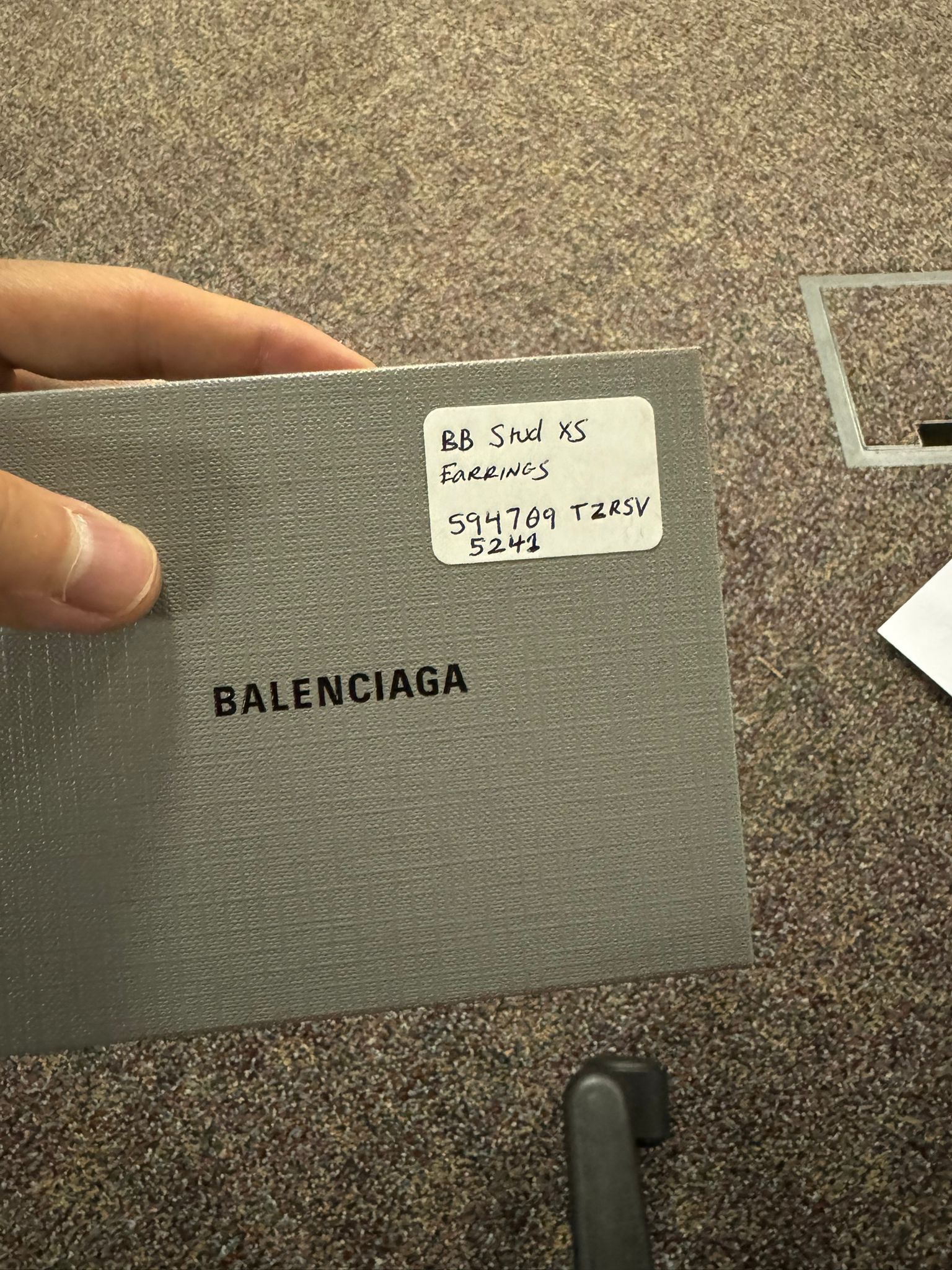 Balenciaga o1rshd1 Q:2 / Size: OS / BB Stud Earrings in White Size ONE SIZE - 18 Thumbnail