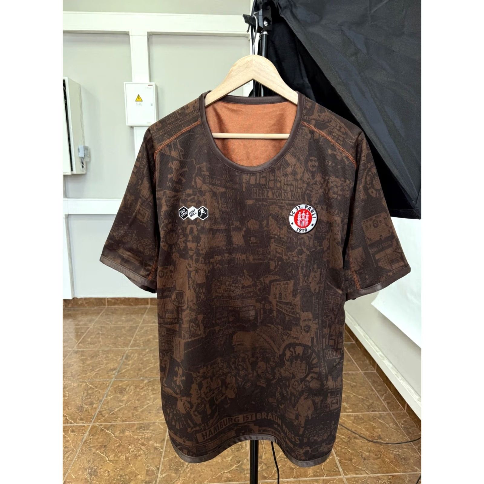 Vintage Do You Football Jersey Shirt Mens XXL Brown Y2K St. Pauli 2010/11 Two-Sided Two-Sided Jersey Size US XXL / EU 58 / 5 - 2 Thumbnail