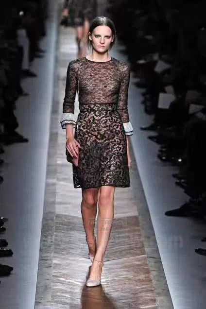 Valentino Valentino Black lace dress Size L / US 10 / IT 46 - 1 Thumbnail