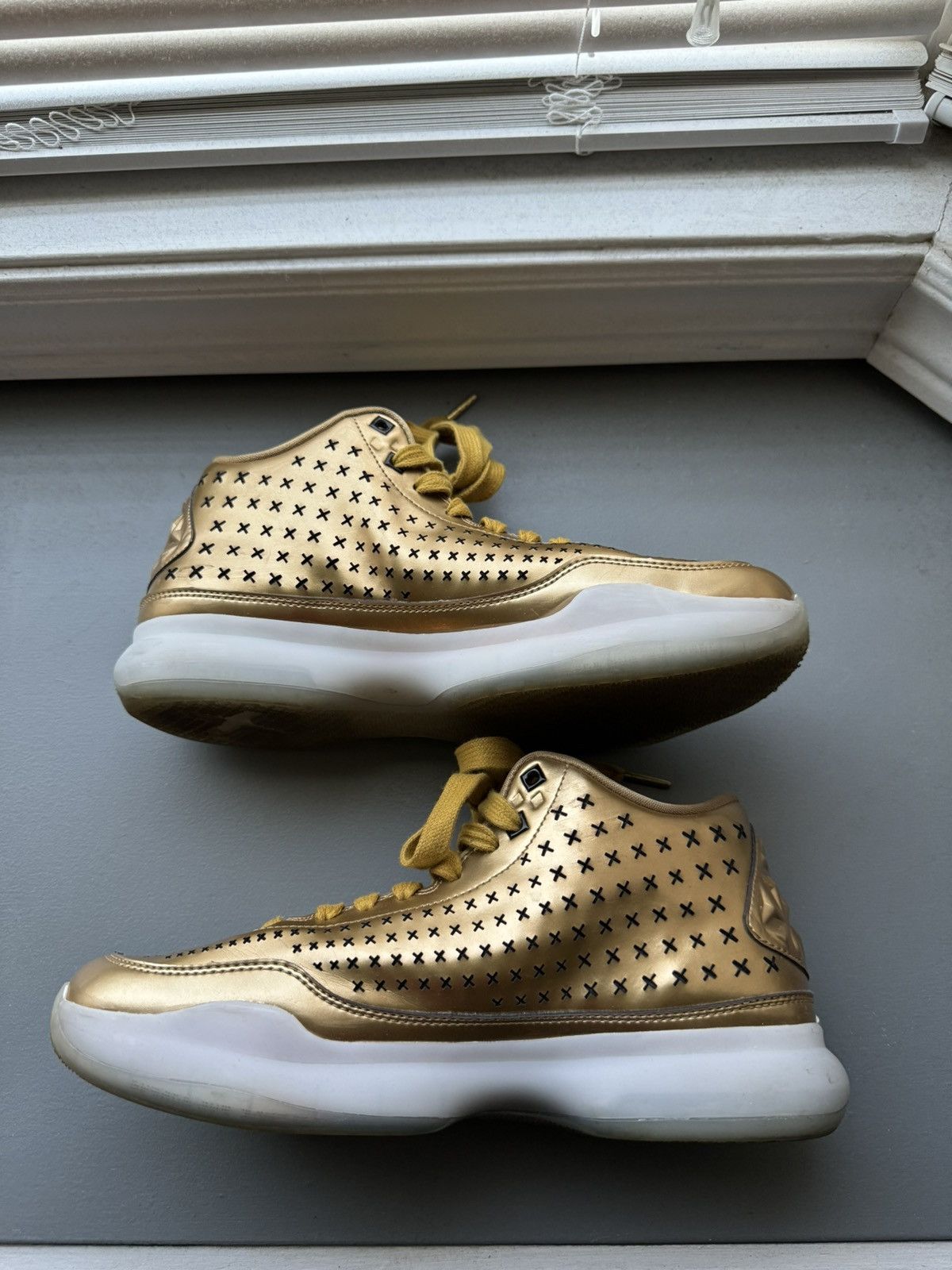 Nike NEED GONE ‼️ Nike Kobe 10 EXT “Liquid Gold” Size US 8.5 / EU 41-42 - 2 Thumbnail