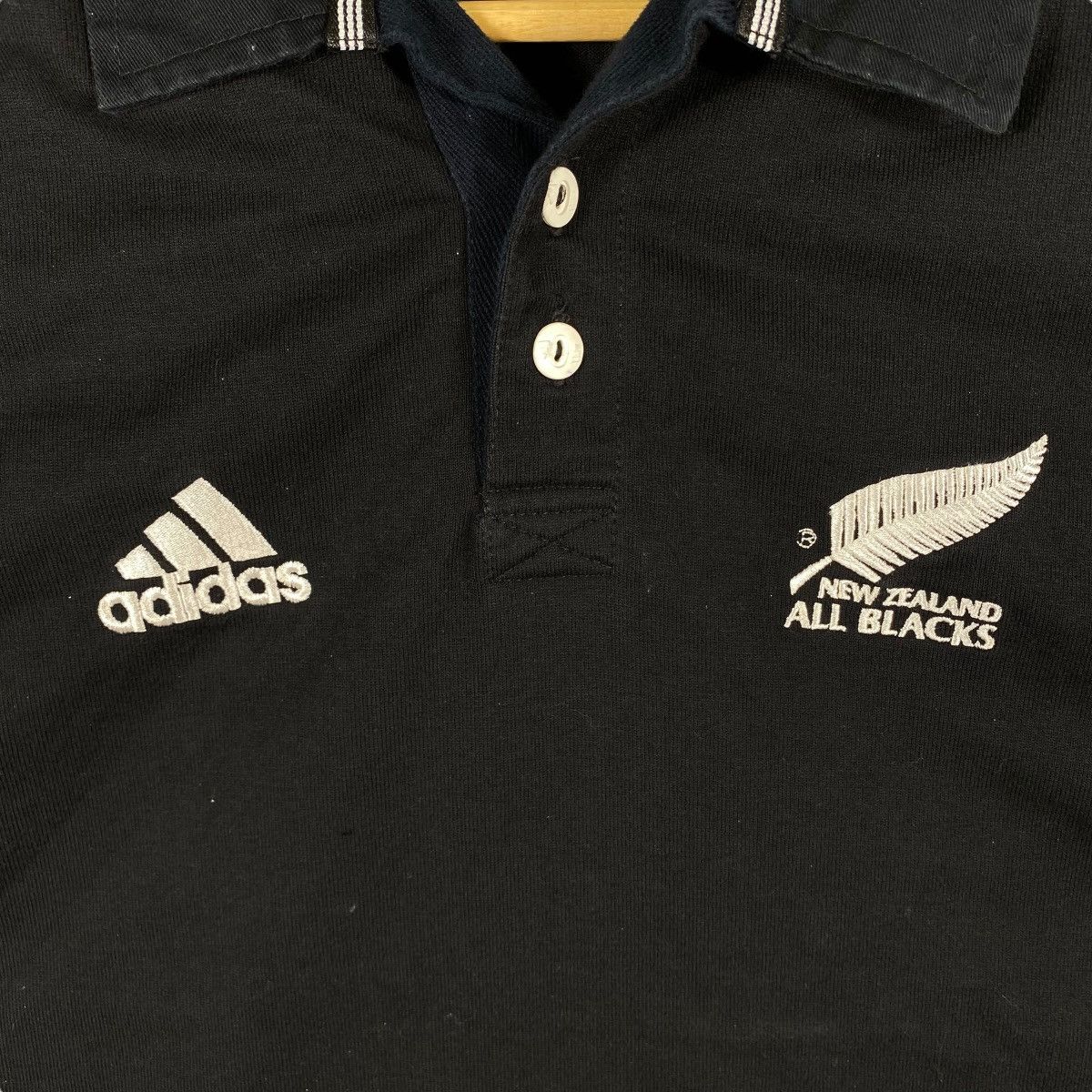 Adidas × All Blacks × Vintage Vintage 00's ADIDAS ALL BLACK New Zealand Logo Polo Rugby Size US M / EU 48-50 / 2 - 2 Thumbnail