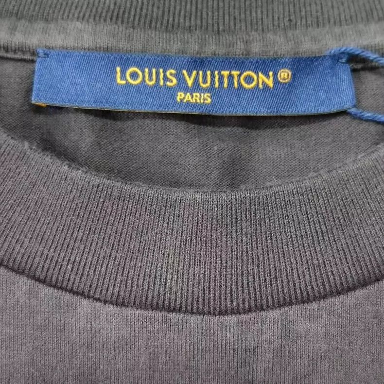 Louis Vuitton Louis Vuitton SS25 Men's Spring-Summer Collection Graphic Size US S / EU 44-46 / 1 - 4 Thumbnail