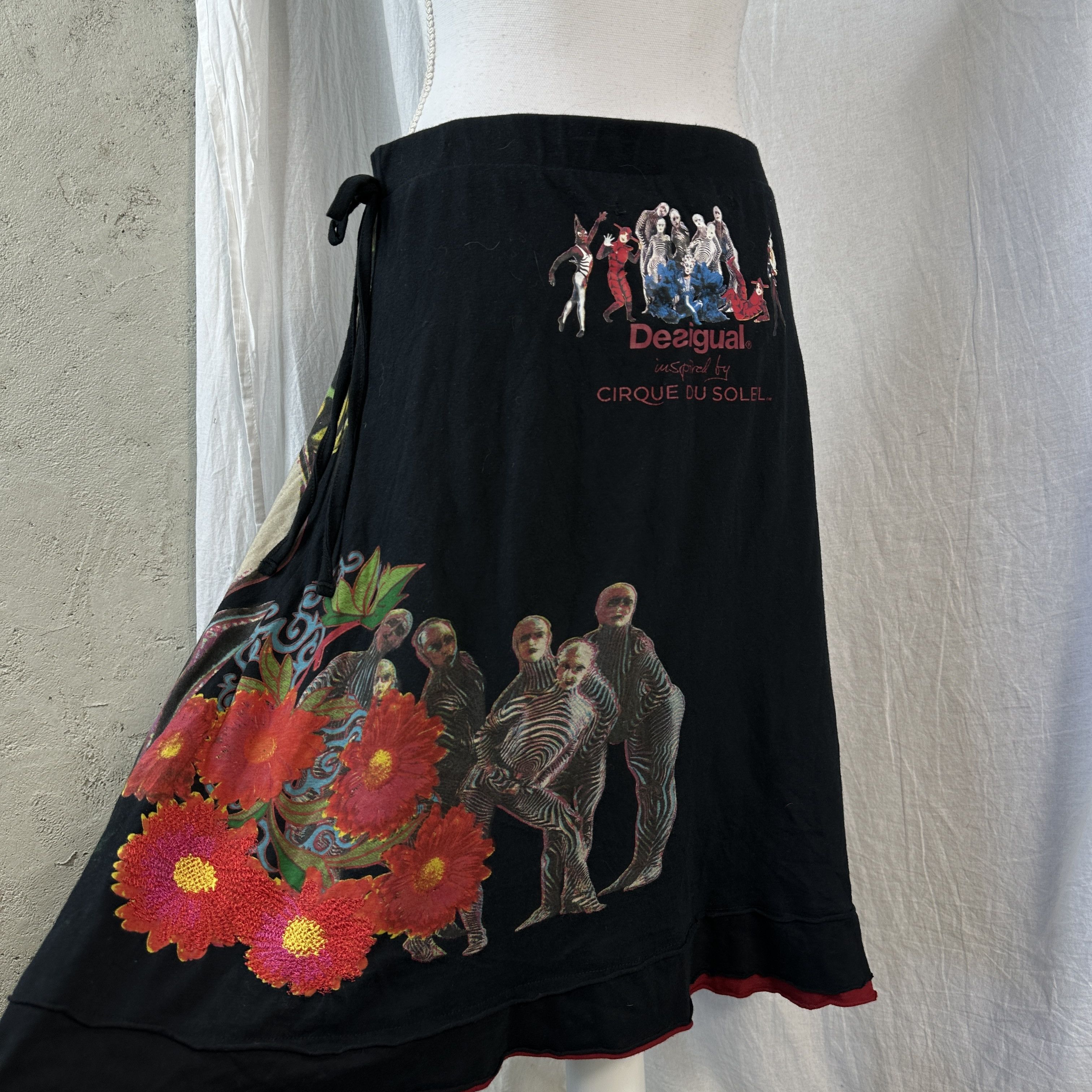 Desigual × Vintage Desigual x Cirque du Soileil Skirt Size 27" / US 4 / IT 40 - 7 Thumbnail