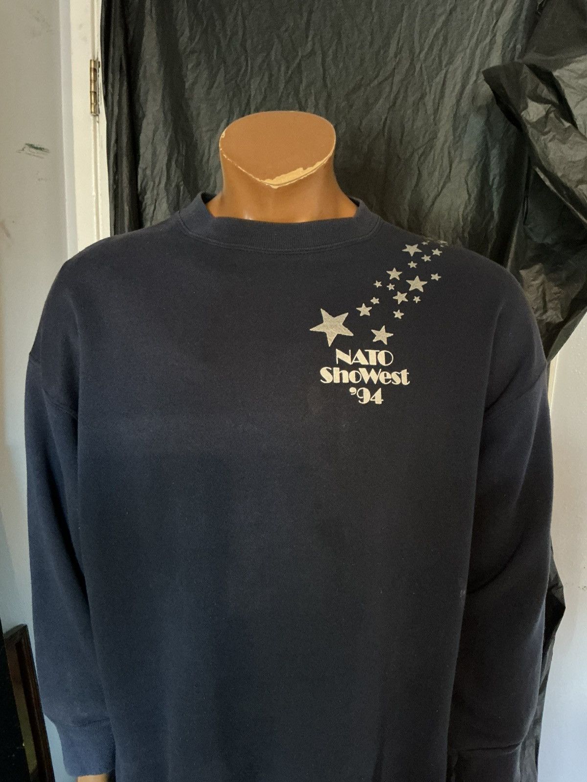 Vintage Vintage 1994 NATO ShoWest CinemaCon 20 Years Sweatshirt Size US XL / EU 56 / 4 - 15 Thumbnail