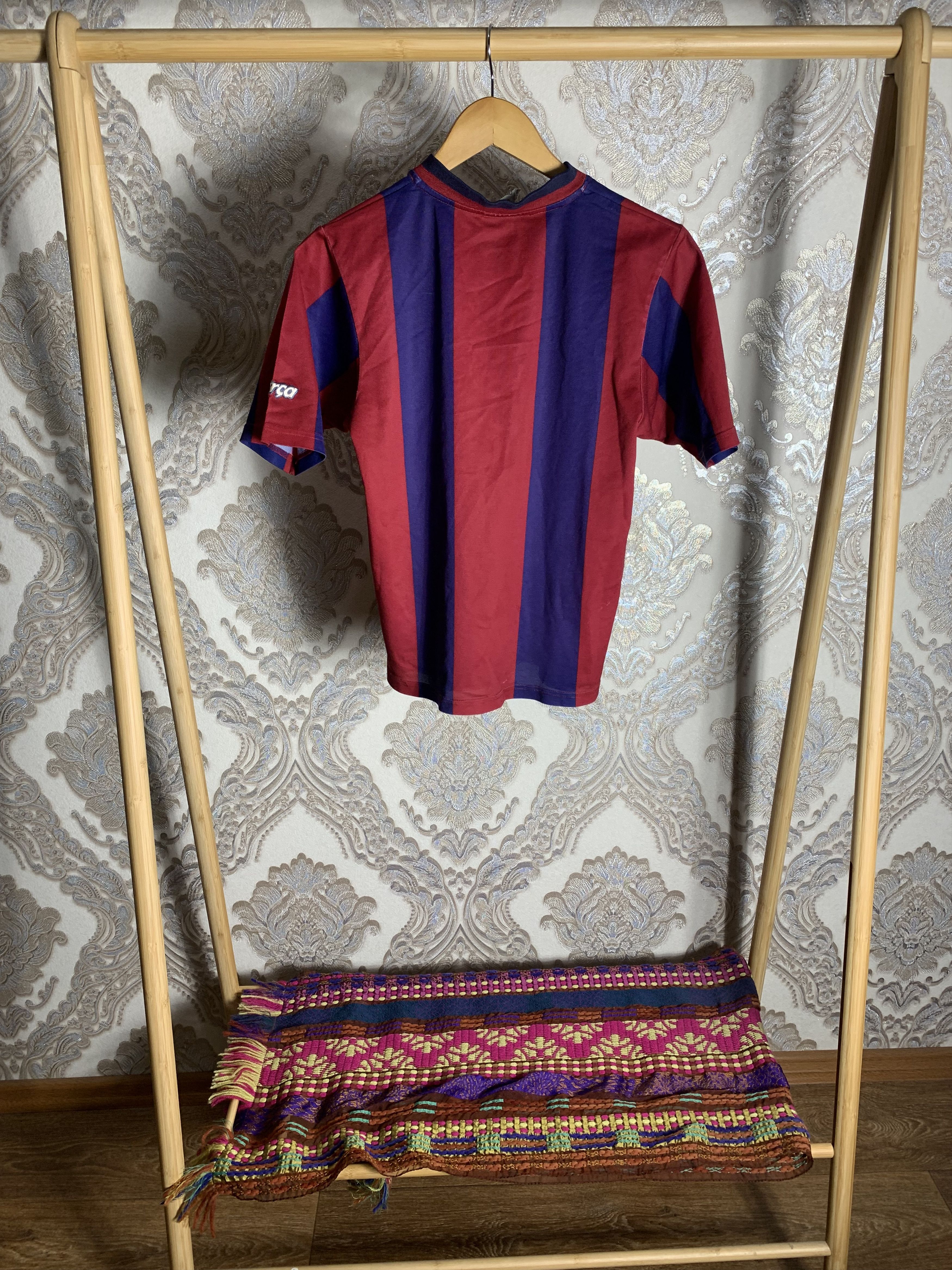 Nike VINTAGE NIKE FC BARCELONA SPAIN SOCCER JERSEY RETRO 90s Size US XS / EU 42 / 0 - 9 Thumbnail