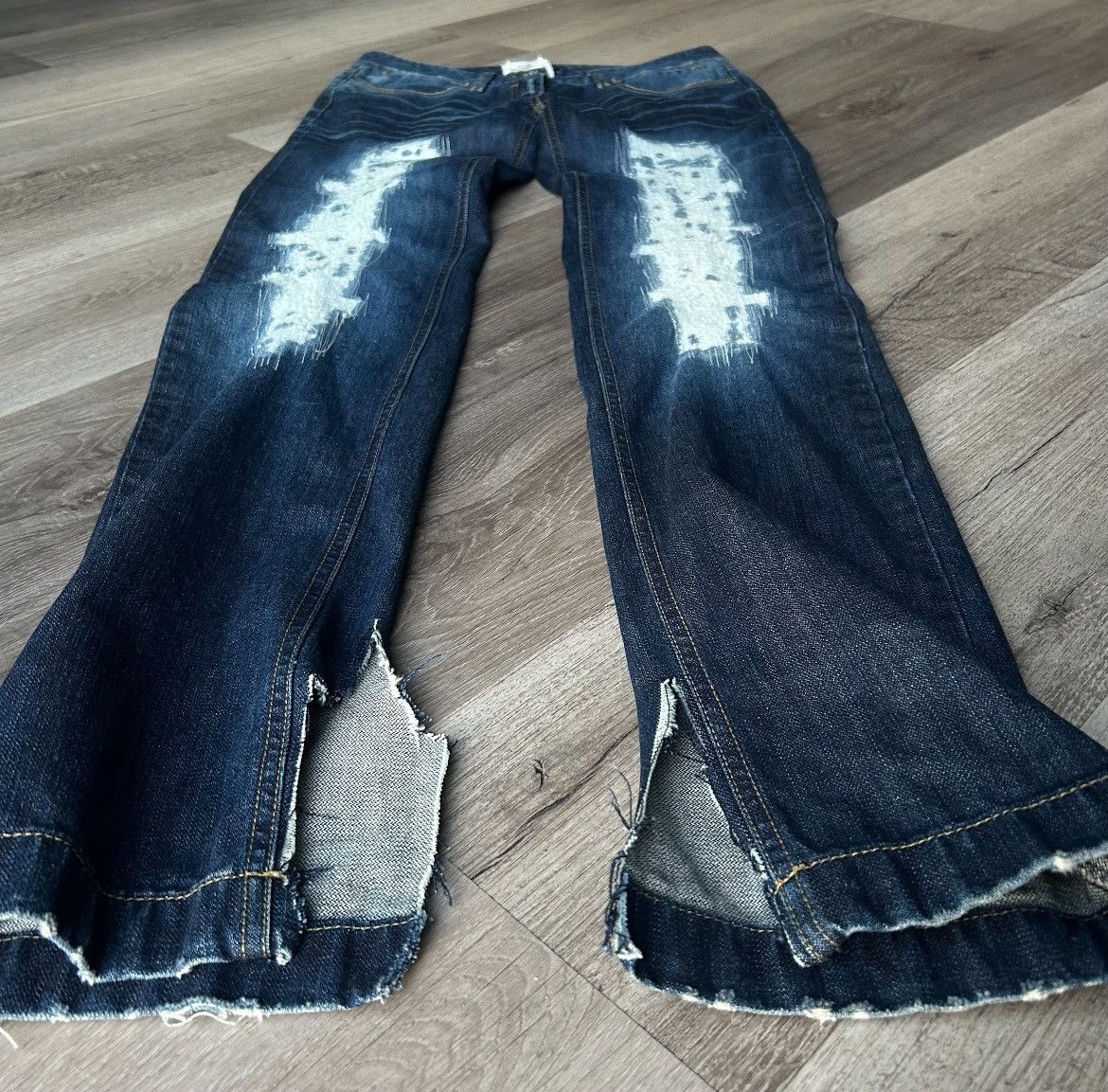 Dolce & Gabbana Dolce & Gabbana Distressed Low Rise Jeans Leather Plaque Y2K Size 27" / US 4 / IT 40 - 4 Thumbnail