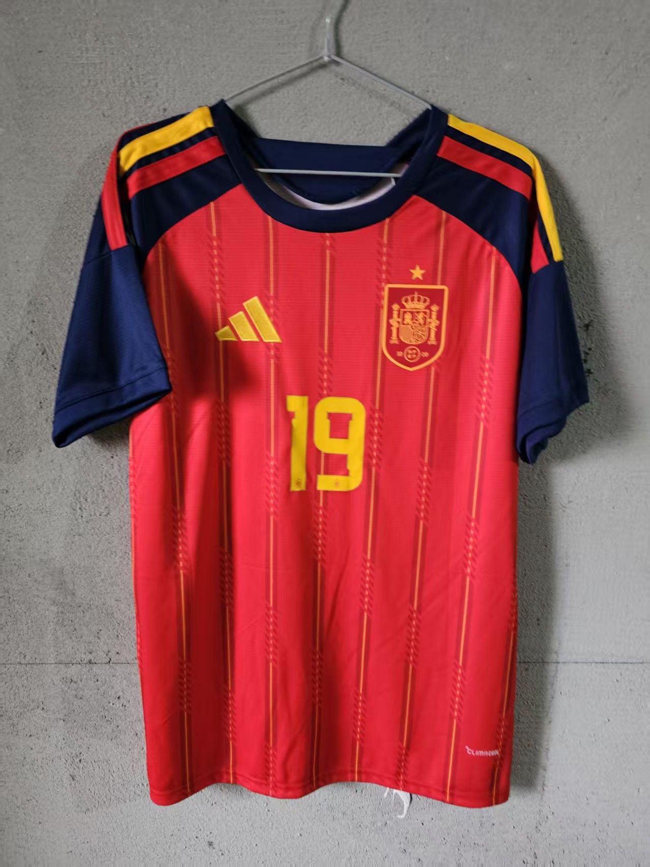 Other 19 Lamine Yamal Jersey 2026 Spain Size US XL / EU 56 / 4 - 2 Thumbnail