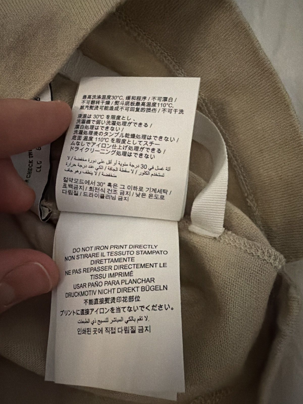 Off-White Off White Caravaggio Crowning T-Shirt L Size US L / EU 52-54 / 3 - 10 Thumbnail