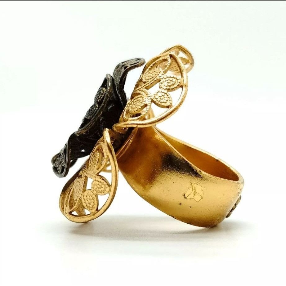 Chanel CHANEL Gold Ring CC Camellia Flower Black Crystals Size 6 US Size ONE SIZE - 4 Thumbnail
