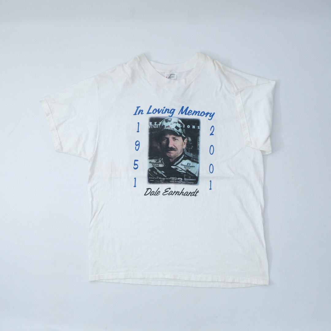 NASCAR 2001 In Loving Memory Dale Earn Hardt 1951 - 2001 White Tee Size US XL / EU 56 / 4 - 2 Thumbnail