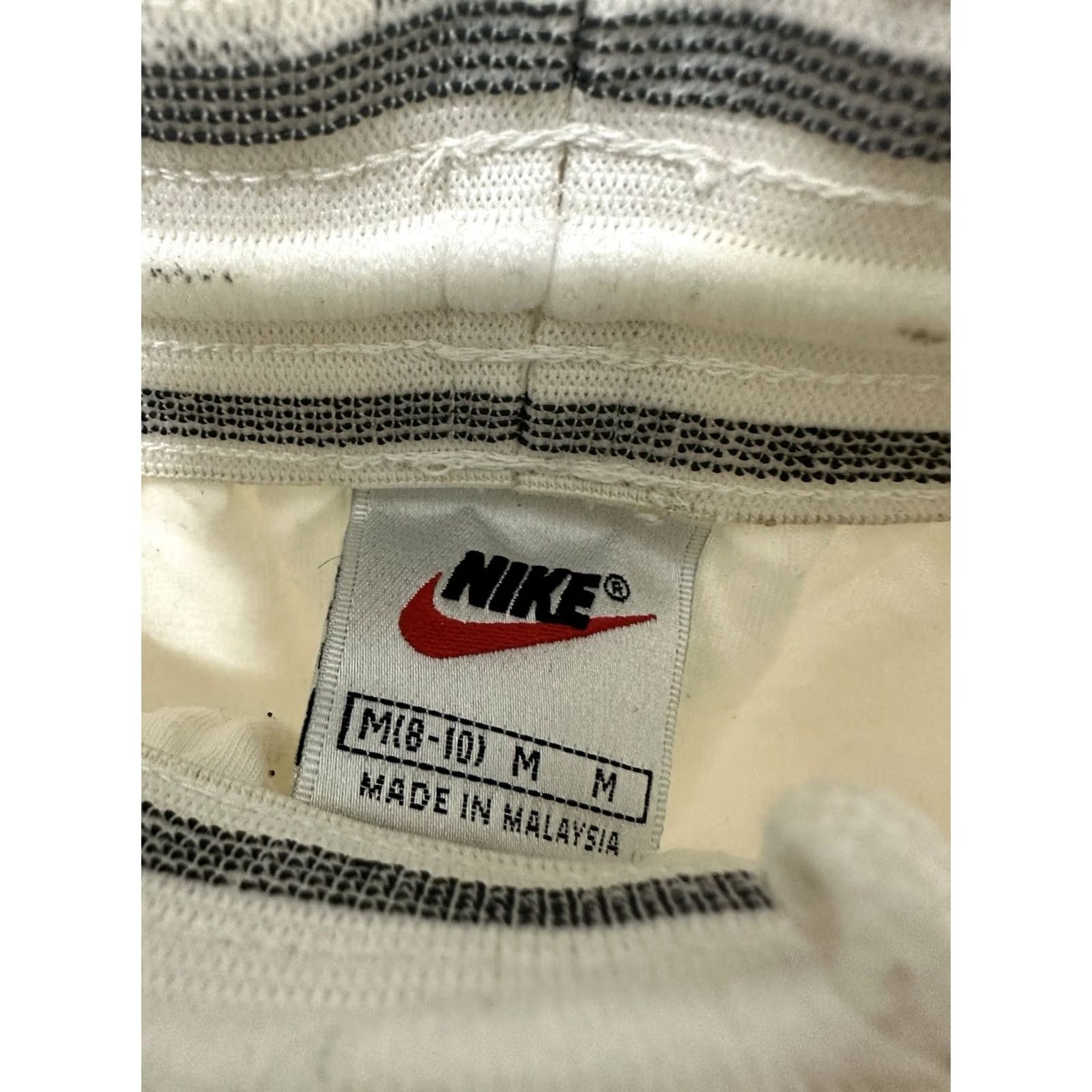 Nike Nike Swoosh Nylon Baggy Satin Shiny Women's Shorts M 90s VTG White Body Boyfriend Style Ladies Nike Shorts Mens Womens Size 32" / US 10 / IT 46 - 2 Thumbnail