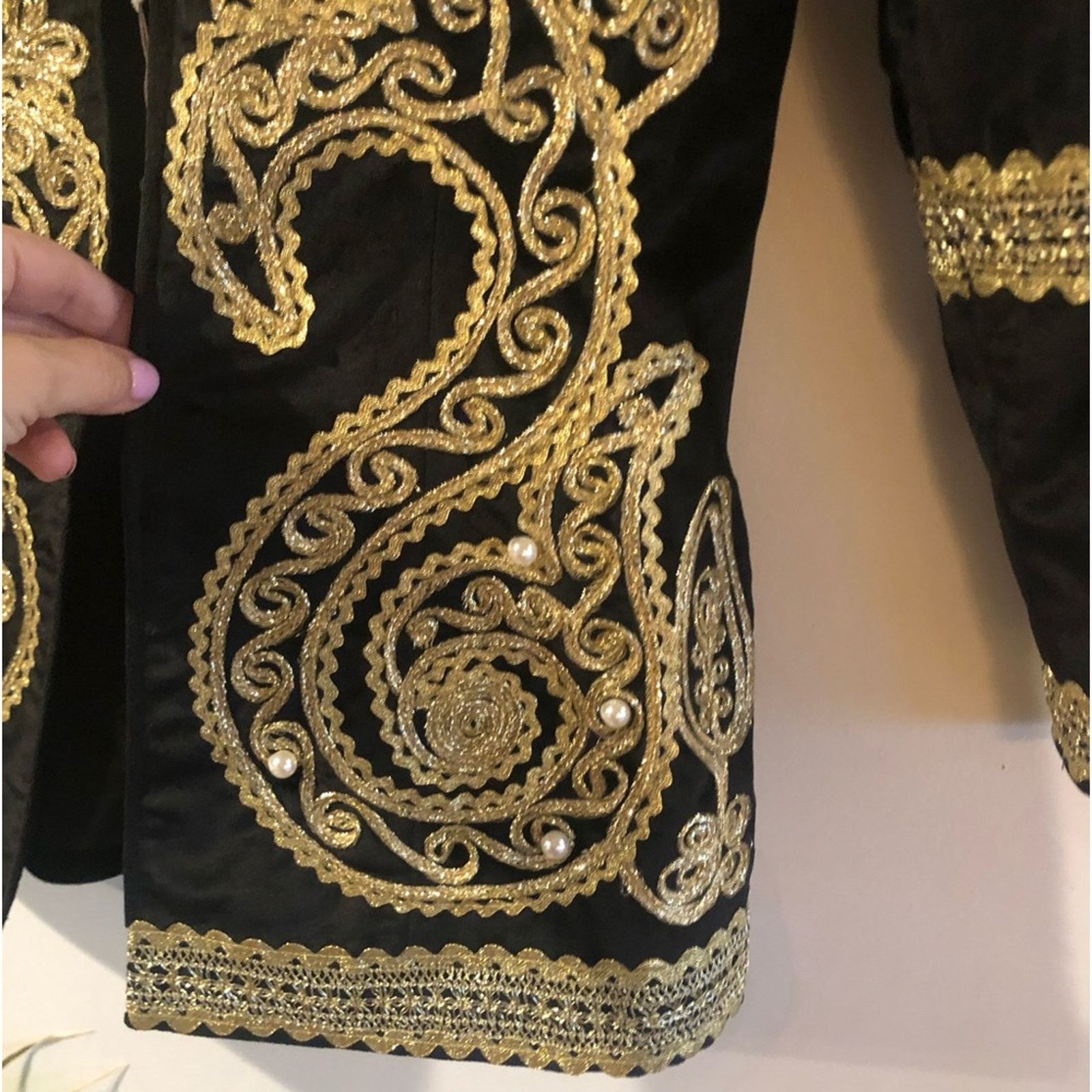 Other Gold embroidered velvet jacket. Size small/medium Size S / US 4 / IT 40 - 9 Thumbnail