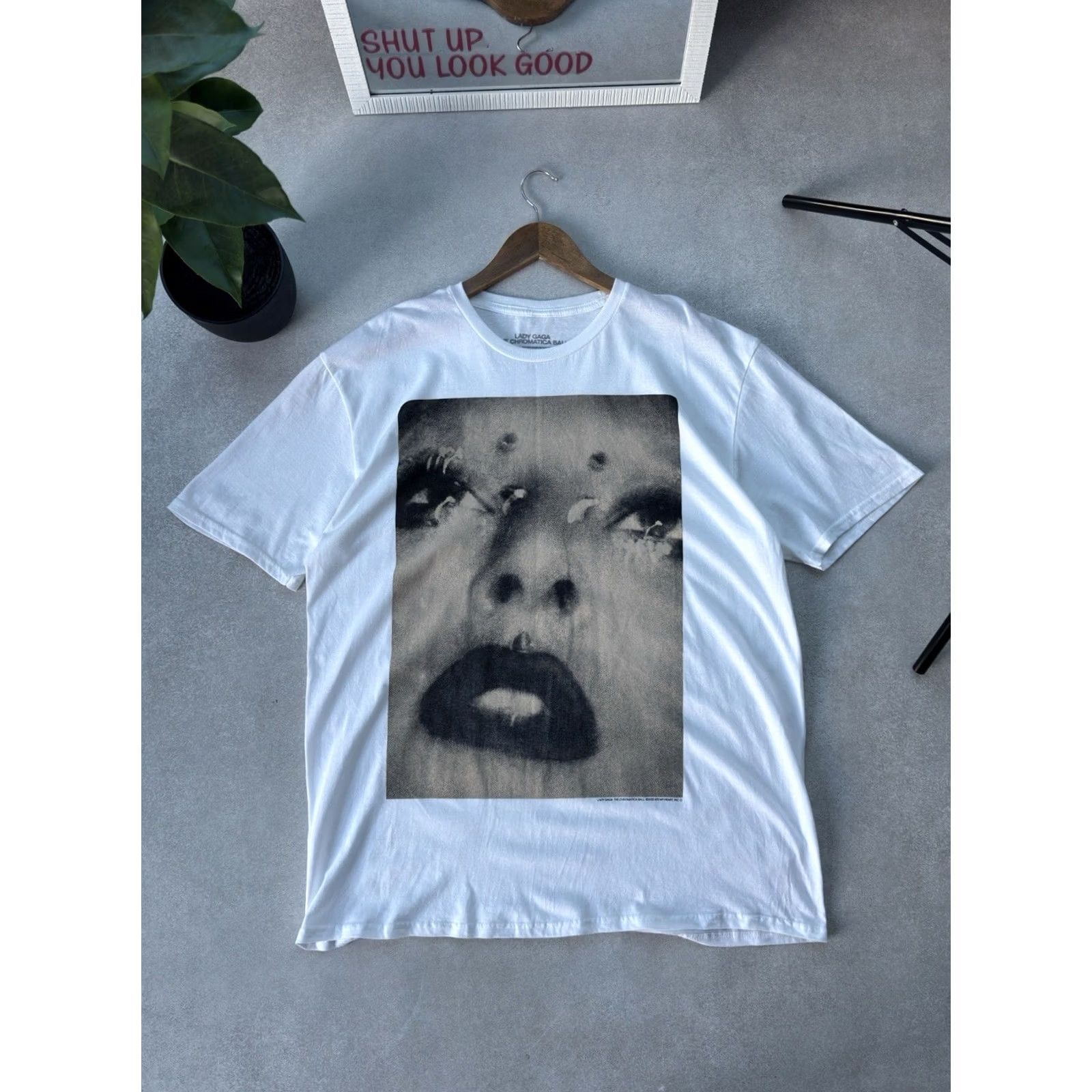 Bally LADY GAGA T-SHIRT THE CHROMATICA BALL TOUR 2022 OFFICIAL BAGGY MENS XL White Cotton Graphic Print Regular Short Sleeve/ 90s Music Band Tees Big Logo Size US XL / EU 56 / 4 - 2 Thumbnail